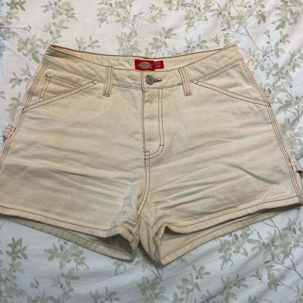 Dickies Cream Cargo Shorts Versatile and Durable